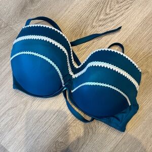 Shade and shore bikini top Peacock green with embroidery size 38 DD like new